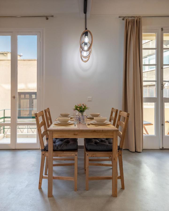 Christiana'S Lovely Apartment In Psyri, Athènes Extérieur photo